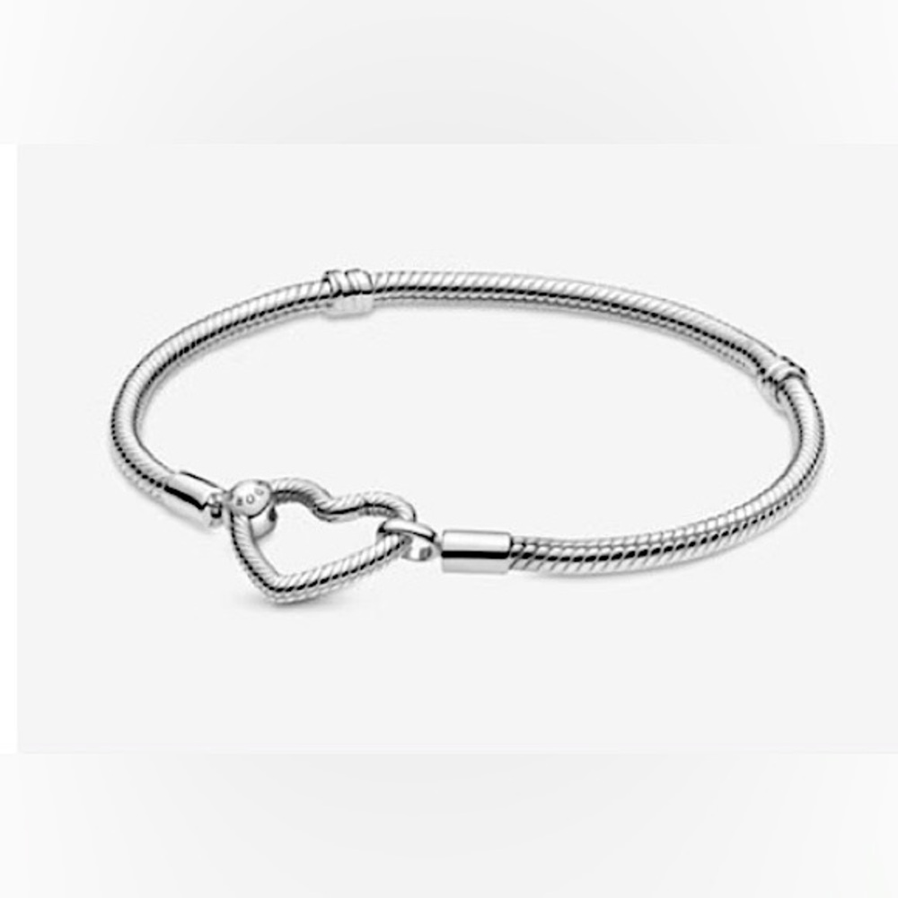Pandora Bracelet (silver) OPEN HEART bracelet!